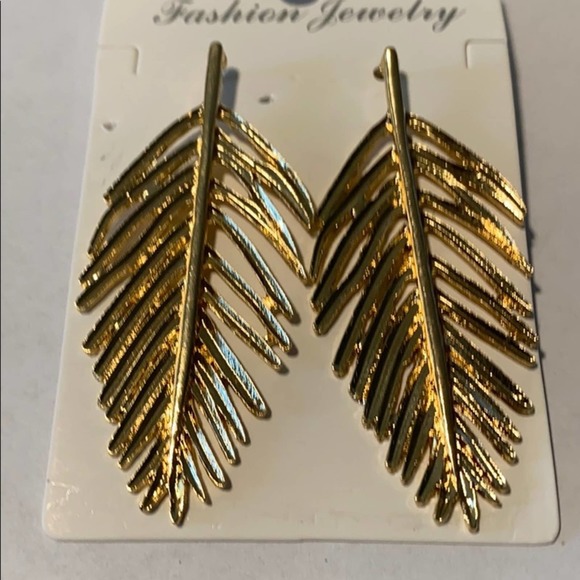 RESTOCKED! Gold Exaggerated Long Leaf Earrings - Picture 3 of 5